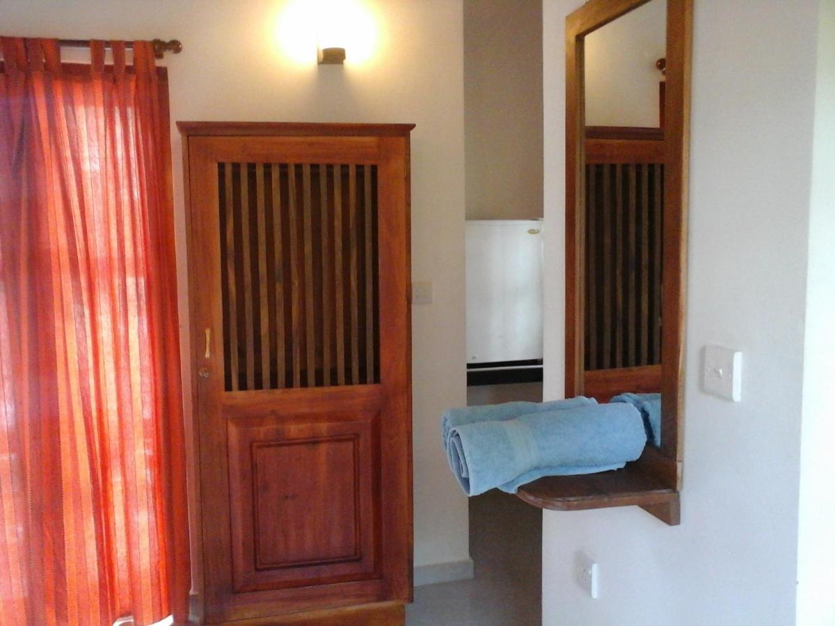 Sea Breeze Guest House Unawatuna Extérieur photo